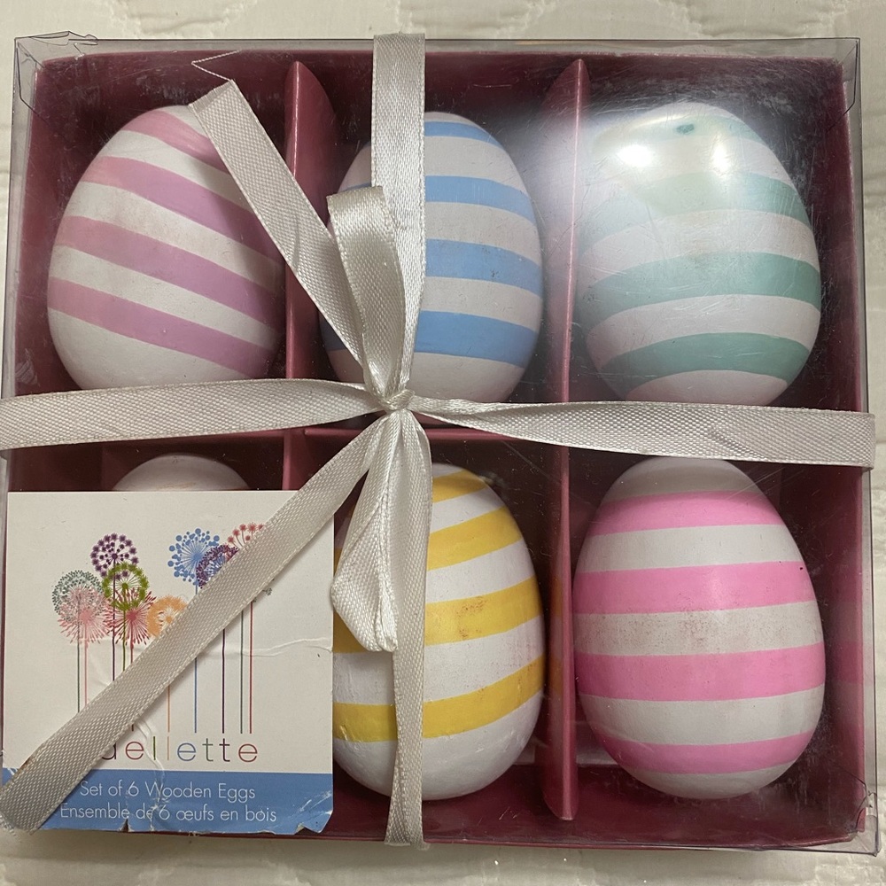BEAUTIFULLY DECORATED WOODEN EASTER EGGS